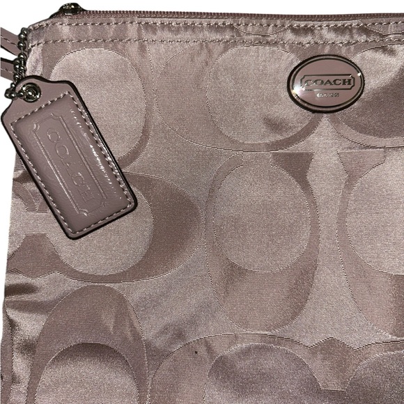 Coach Dusty Pink Weekender Travel Bag With Pouch EC - Picture 4 of 12